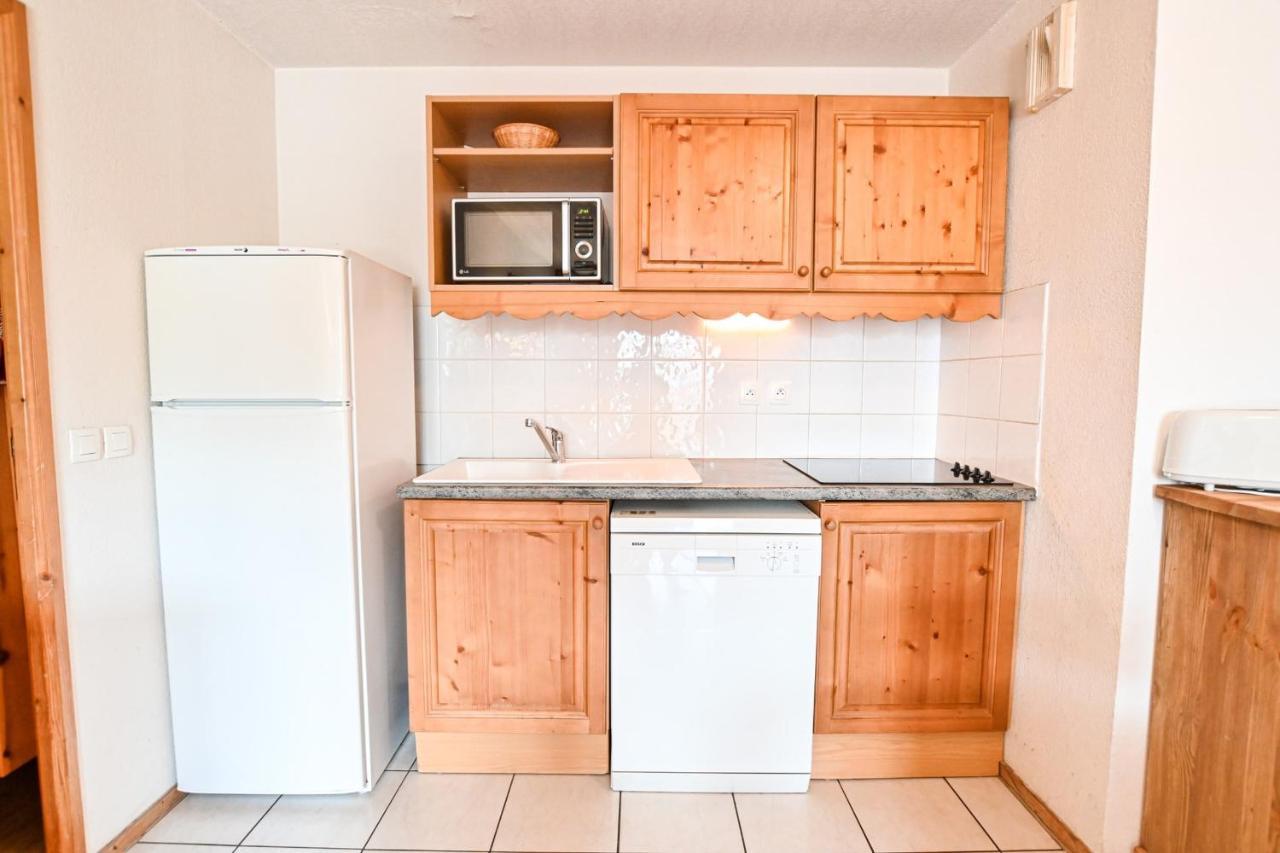 Flat In Residence With Swimming Pool แซ็งต์-แฌร์เวส์-เลส์-แบ็งส์ ภายนอก รูปภาพ